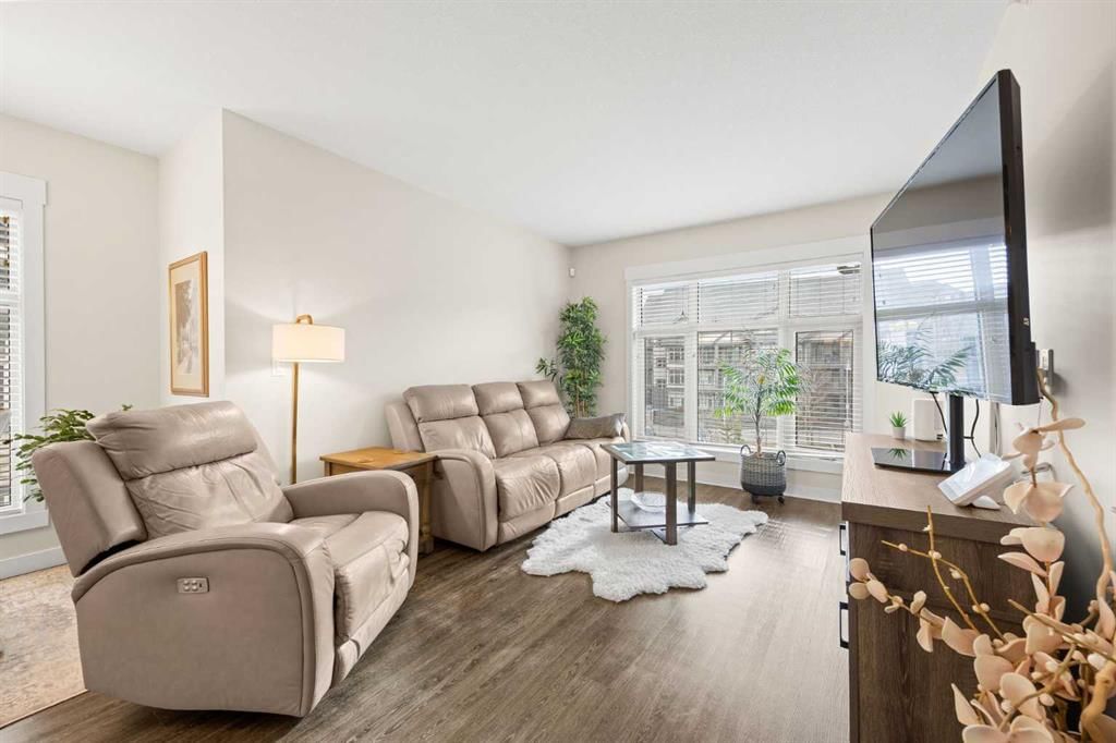 306, 45 Aspenmont Heights SW, Calgary — photo 4 of 35
