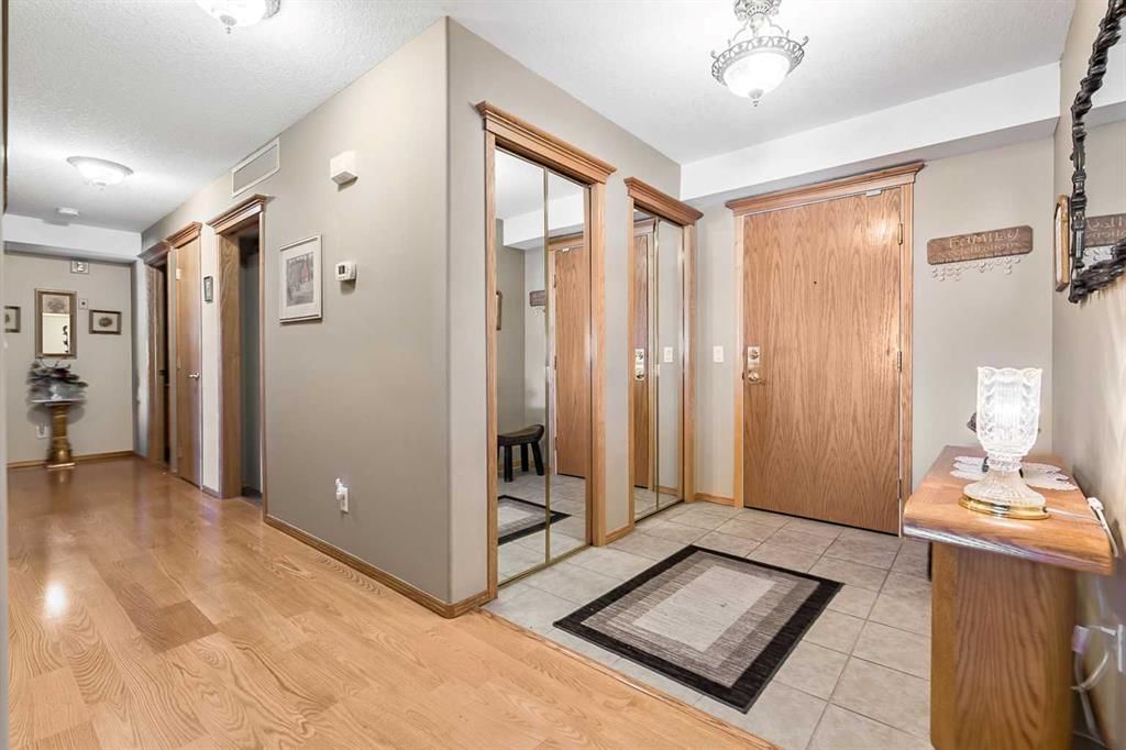 231, 728 Country Hills Road NW, Calgary — photo 4 of 28