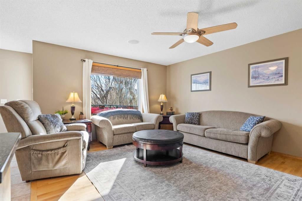 60 Cranfield Place SE, Calgary — photo 3 of 50