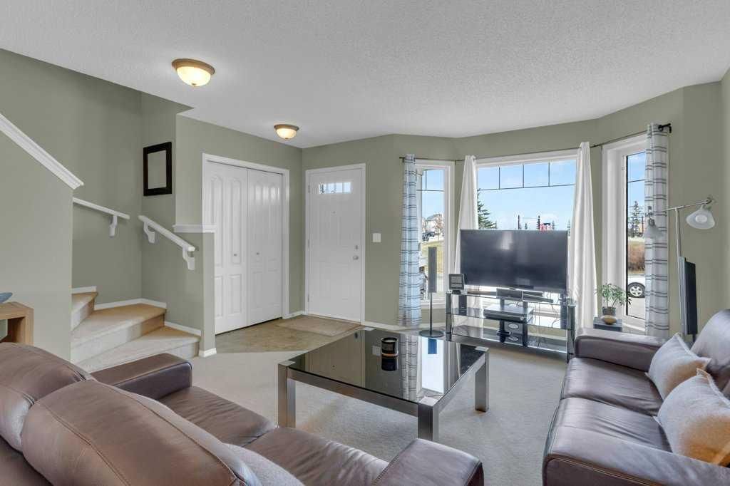 47 Cramond Green SE, Calgary — photo 4 of 30