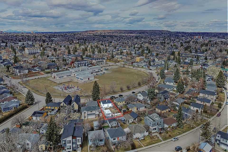 1914 5 Street NE, Calgary — main listing photo