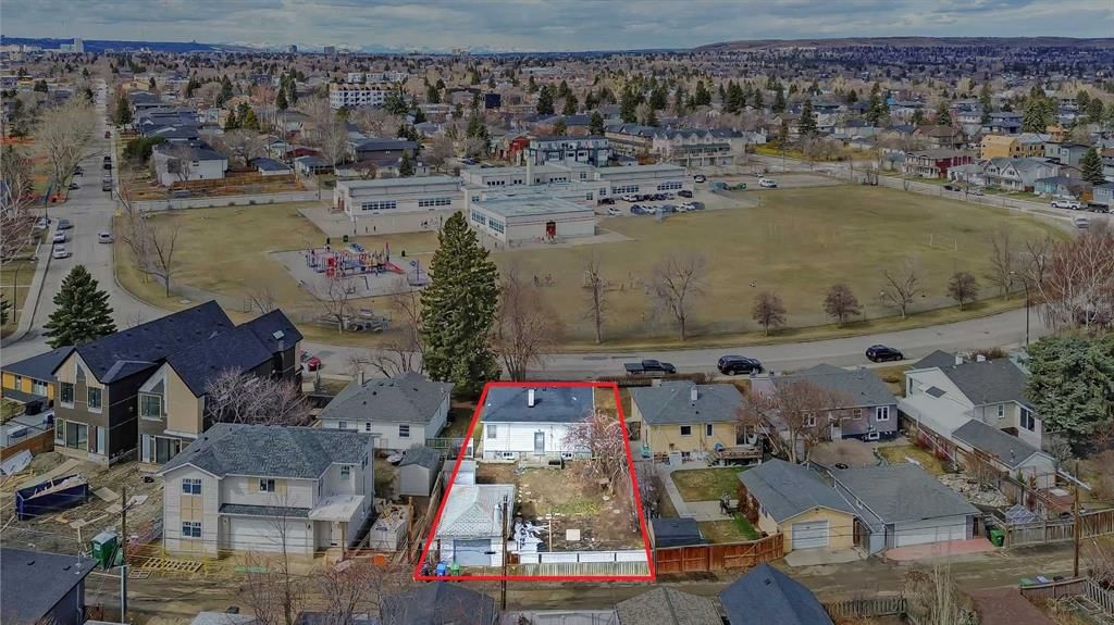 1914 5 Street NE, Calgary — photo 2 of 26