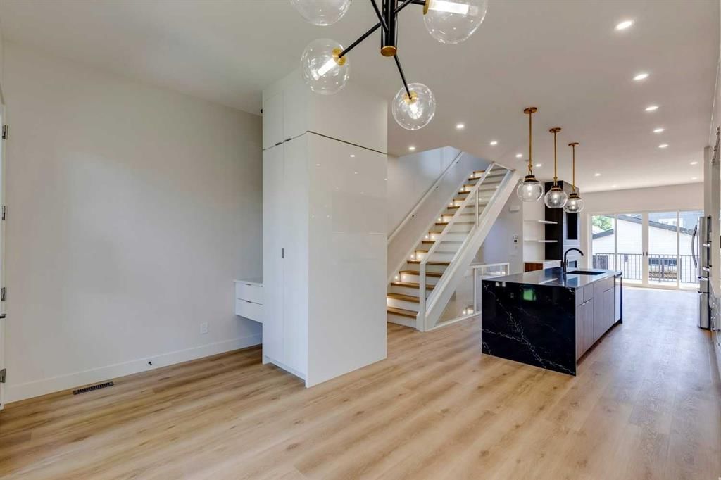 2309 21 Avenue SW, Calgary — photo 4 of 42