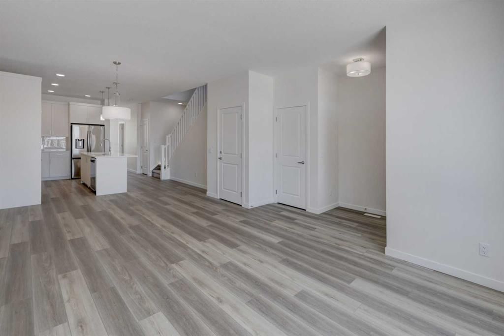 47 Lewisburg Manor NE, Calgary — photo 5 of 39