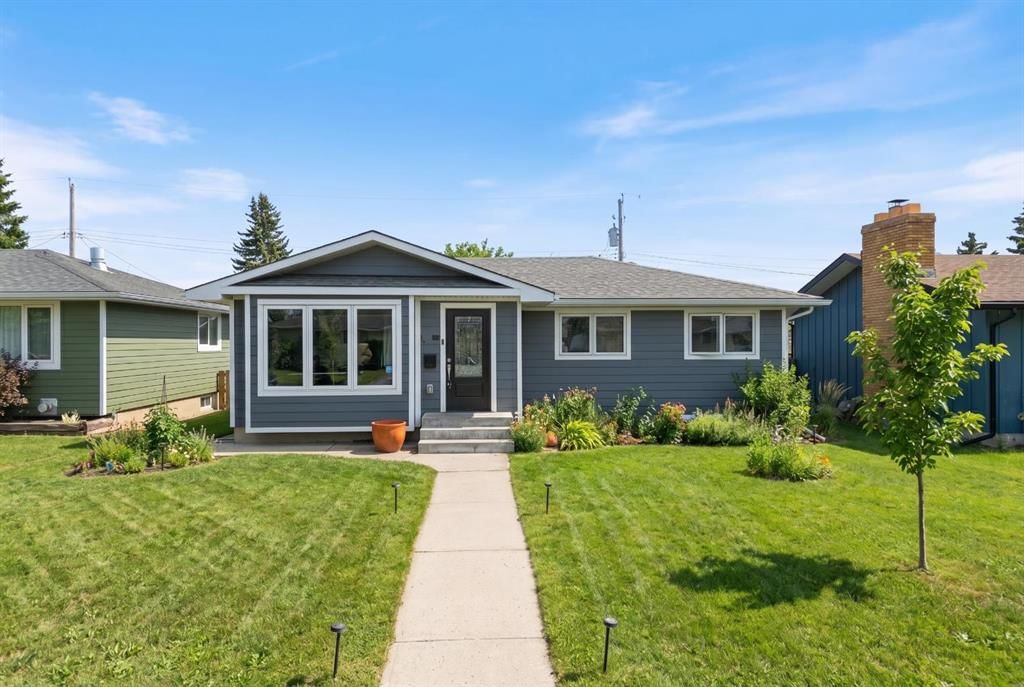 25 Foxwell Road SE, Calgary — main listing photo