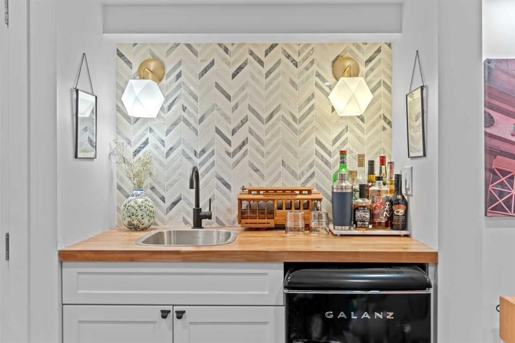 25 Foxwell Road SE, Calgary — photo 4 of 50