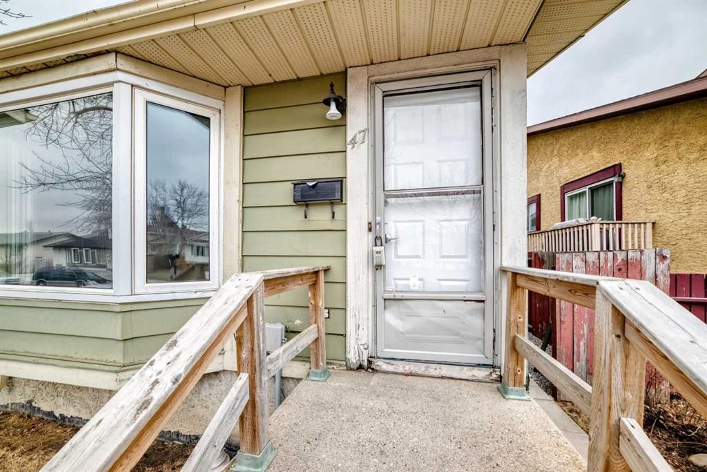 47 Templemont Drive NE, Calgary — photo 4 of 46