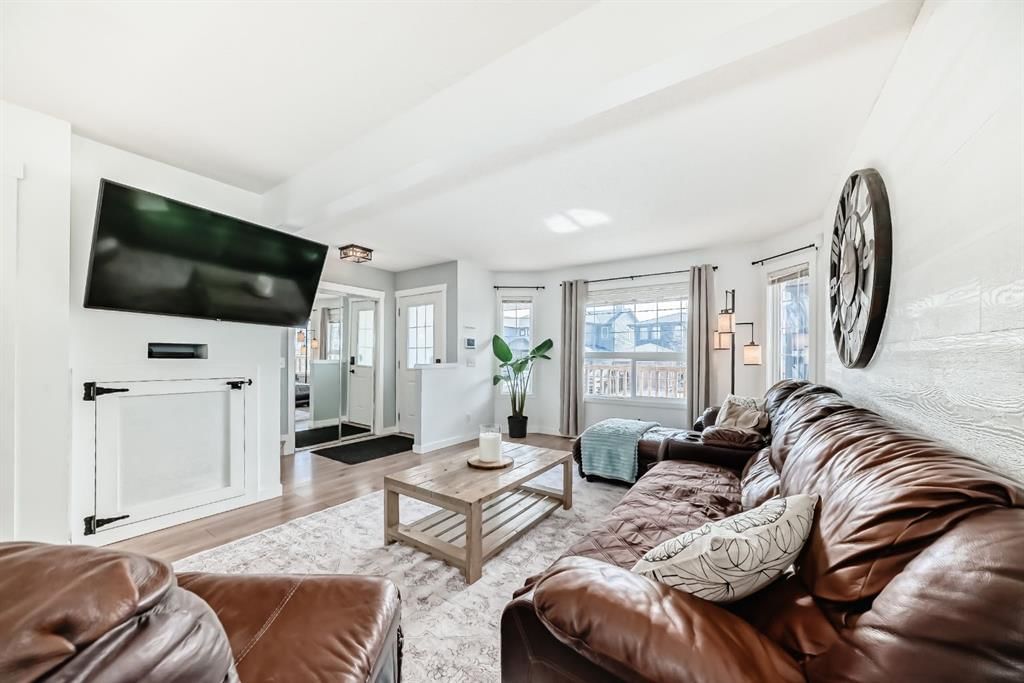 93 Evansford Circle NW, Calgary — photo 3 of 38
