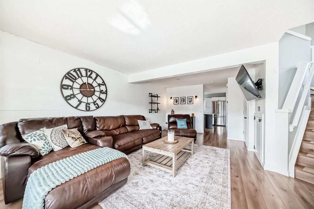 93 Evansford Circle NW, Calgary — photo 5 of 38