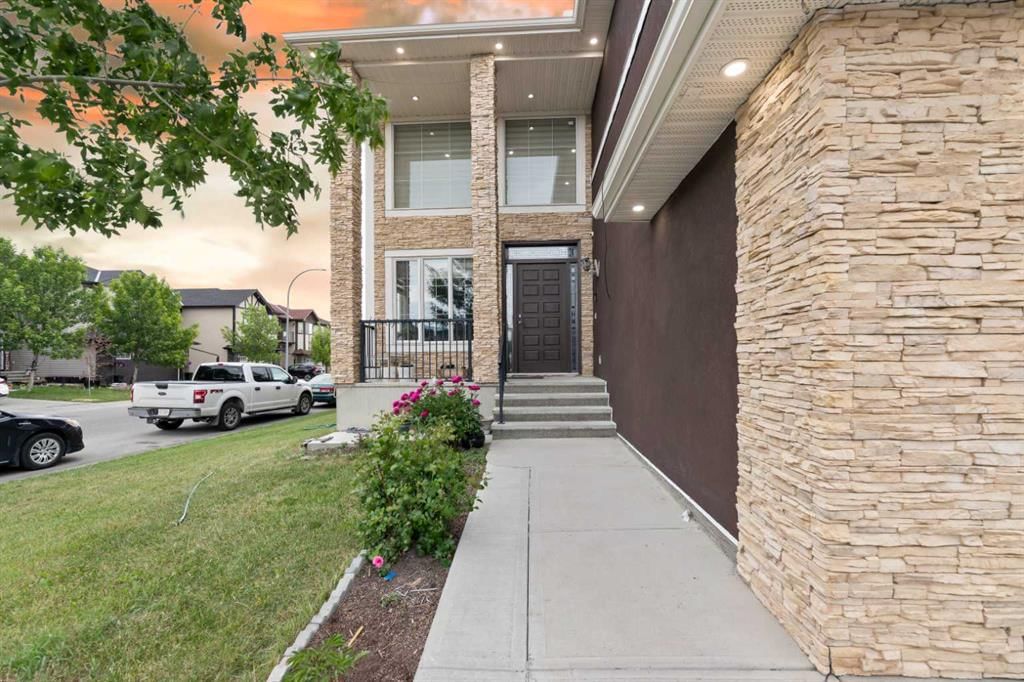 150 Saddlelake Grove NE, Calgary — photo 4 of 49