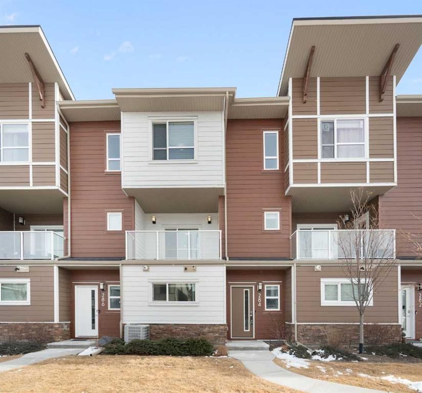 284 Harvest Hills Way NE, Calgary — photo 3 of 39