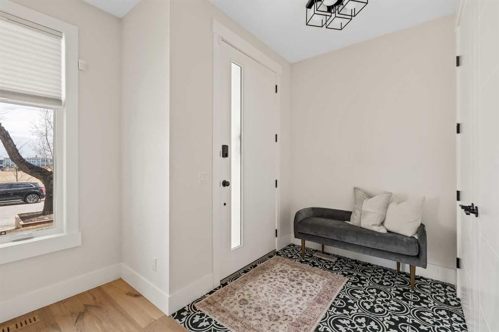 3513 40 Street SW, Calgary — photo 3 of 50