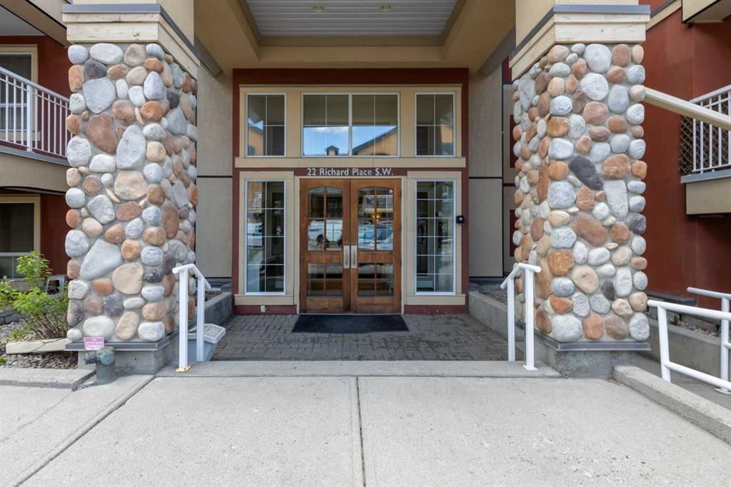 129, 22 Richard Place SW, Calgary — photo 4 of 37