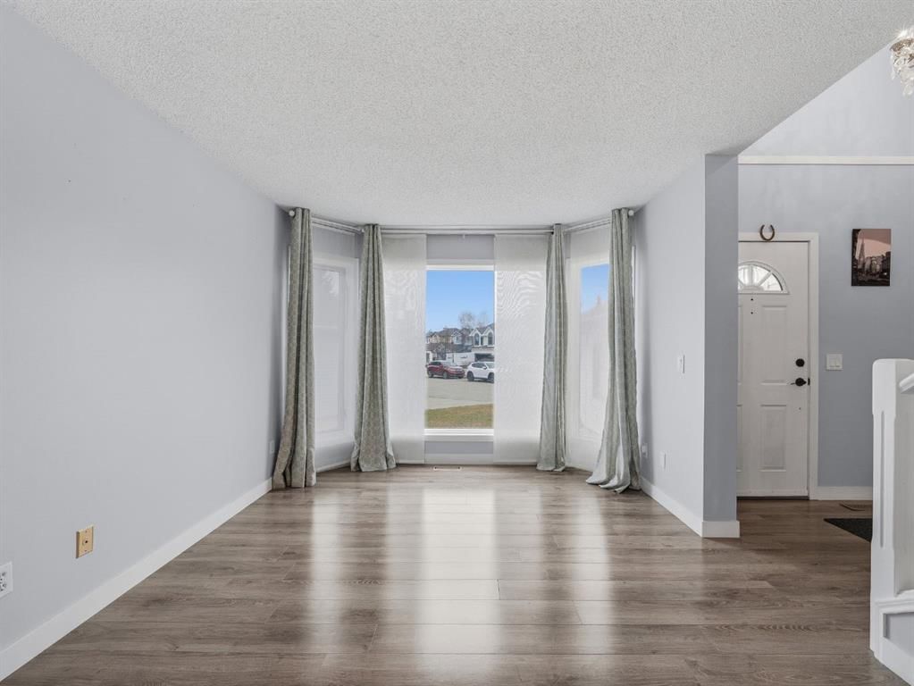 247 Hidden Valley Place NW, Calgary — photo 5 of 45