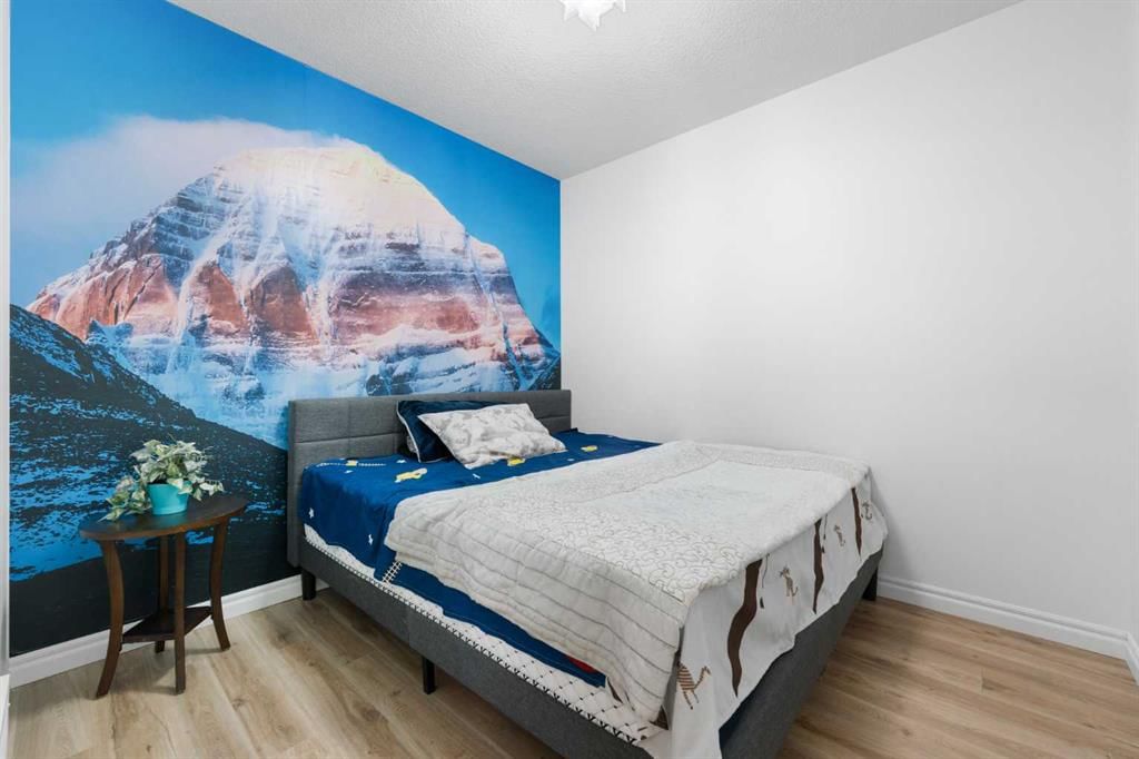 99 Evansglen Circle NW, Calgary — photo 5 of 49