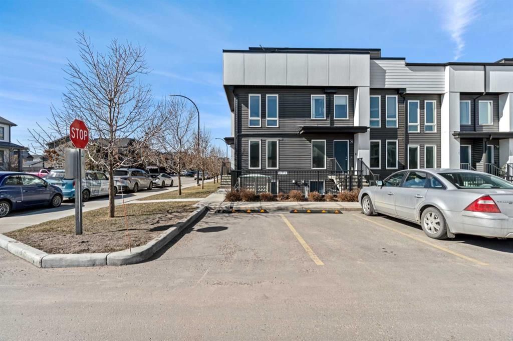 310 Seton Circle SE, Calgary — photo 2 of 35