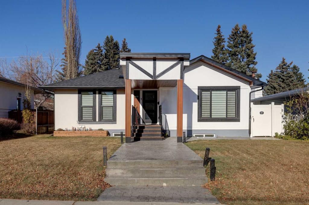 4620 30 Avenue SW, Calgary — photo 3 of 33