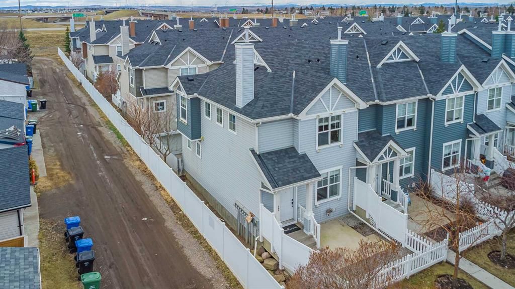 281 Elgin Gardens SE, Calgary — photo 3 of 40