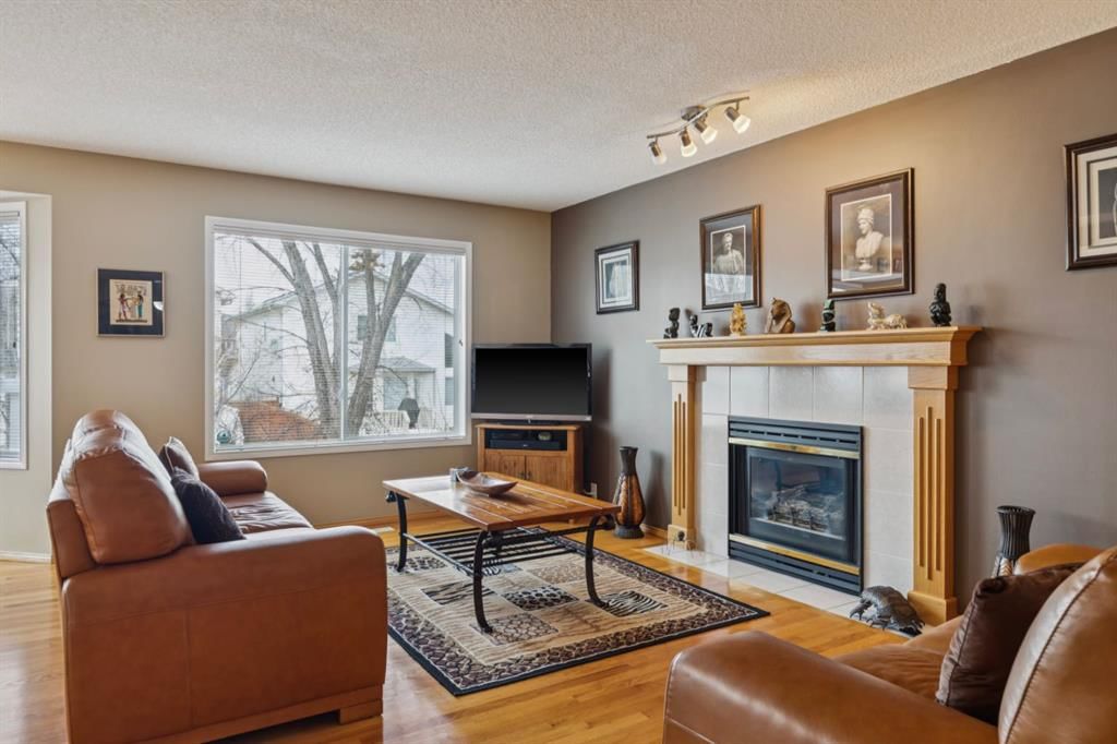 235 Sierra Morena Close SW, Calgary — photo 3 of 30
