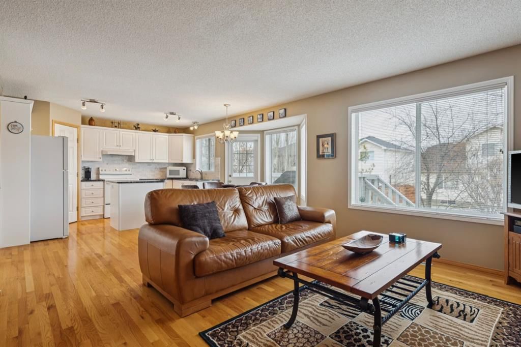 235 Sierra Morena Close SW, Calgary — photo 5 of 30