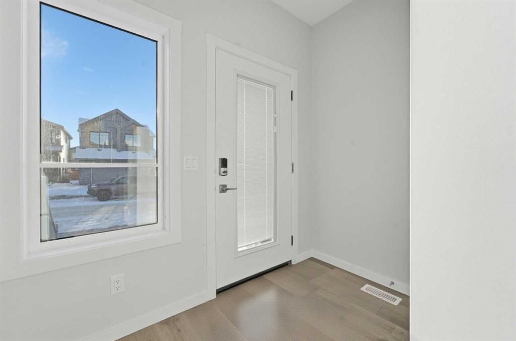8 Heartwood Lane SE, Calgary — photo 2 of 45