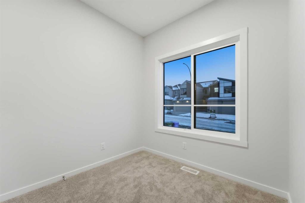8 Heartwood Lane SE, Calgary — photo 3 of 45