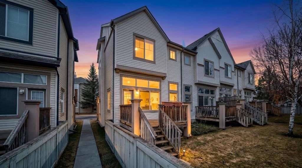 17 Copperfield Court SE, Calgary — photo 3 of 46