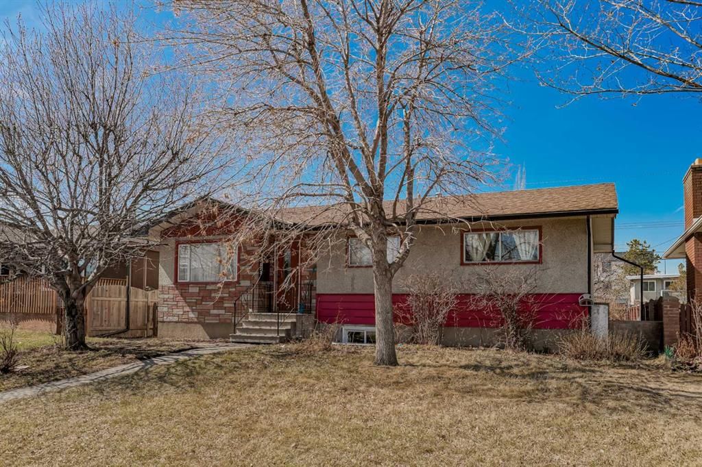 1823 38 Street SE, Calgary — photo 2 of 35