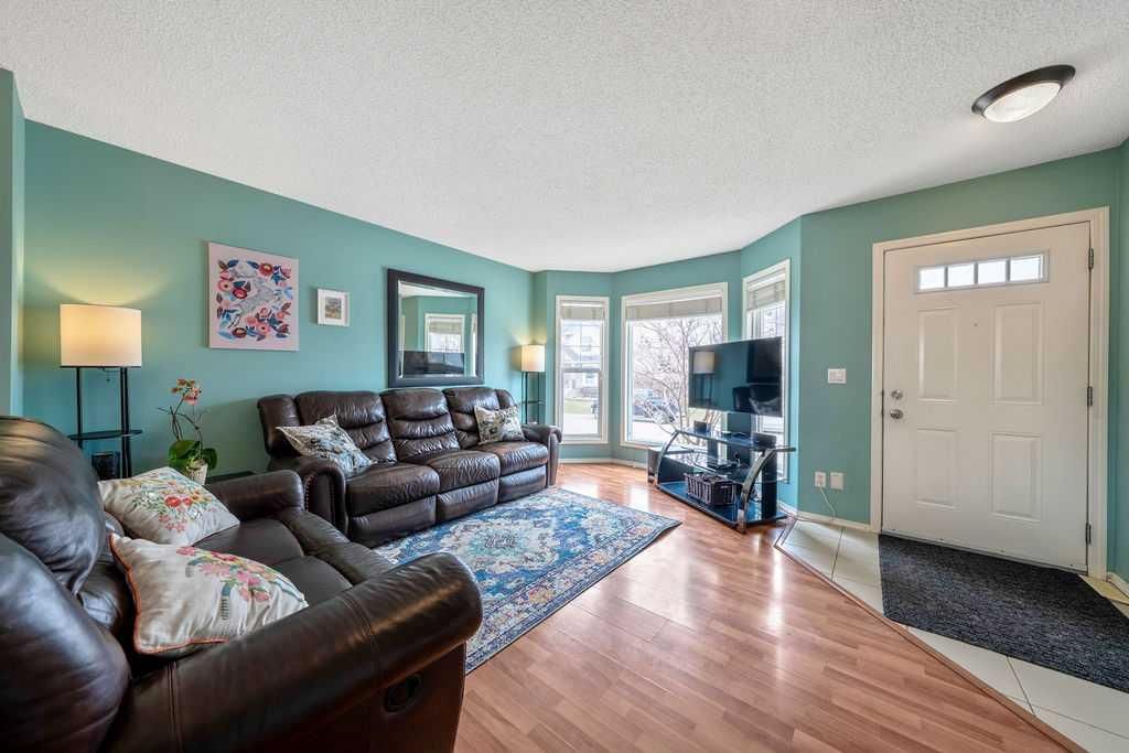 136 Cramond Green SE, Calgary — photo 3 of 33