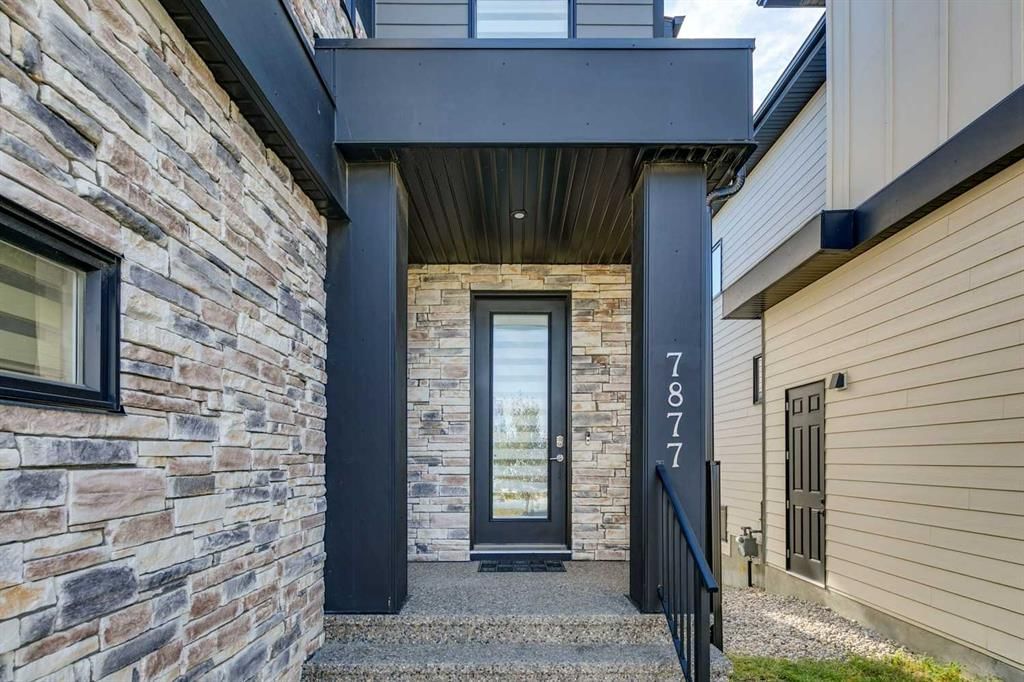 7877 8A Avenue SW, Calgary — photo 2 of 48