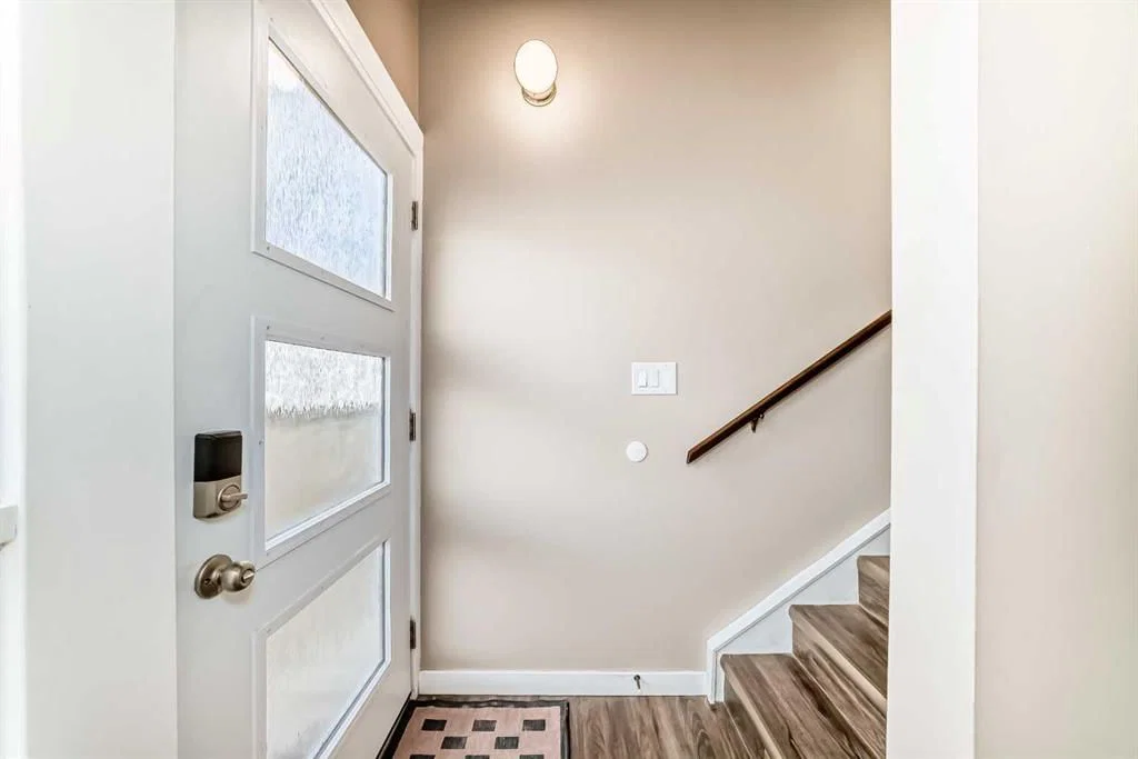 524 23 Avenue NE, Calgary — photo 2 of 30