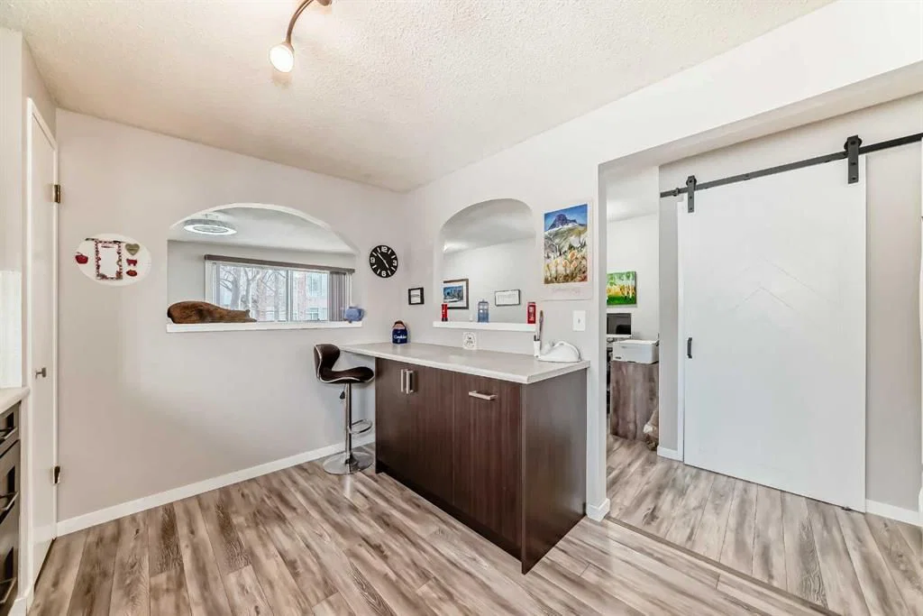 524 23 Avenue NE, Calgary — photo 5 of 30