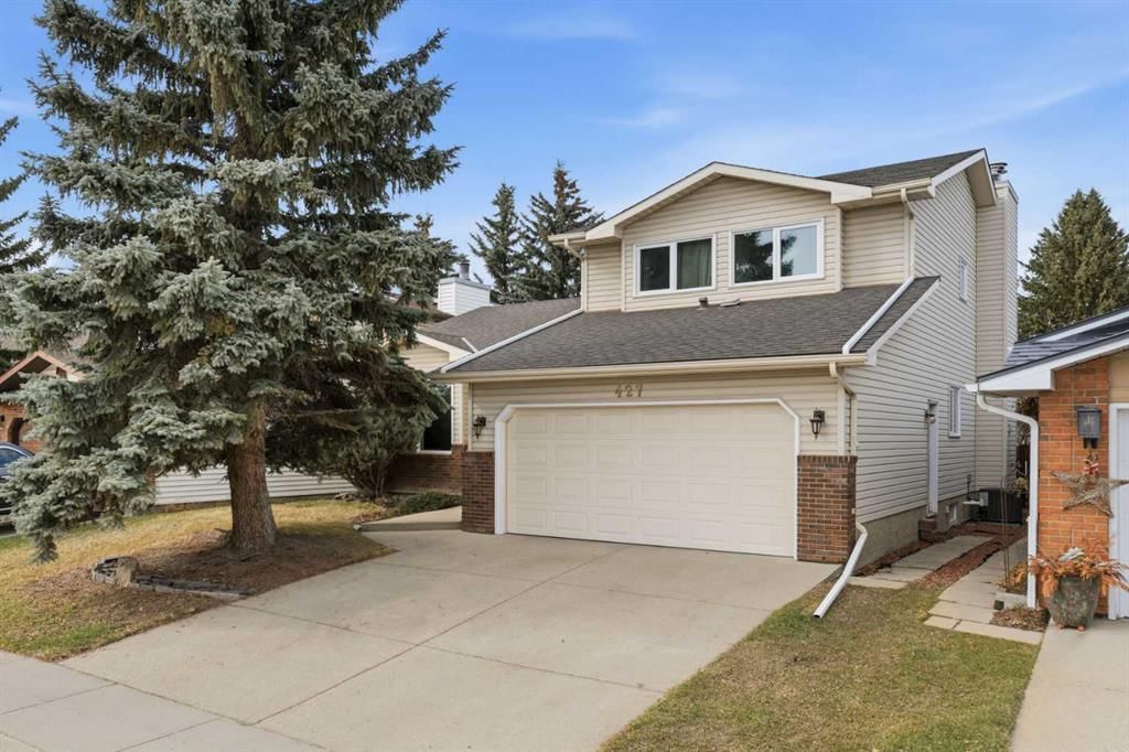 427 Woodbine Boulevard SW, Calgary — photo 2 of 46