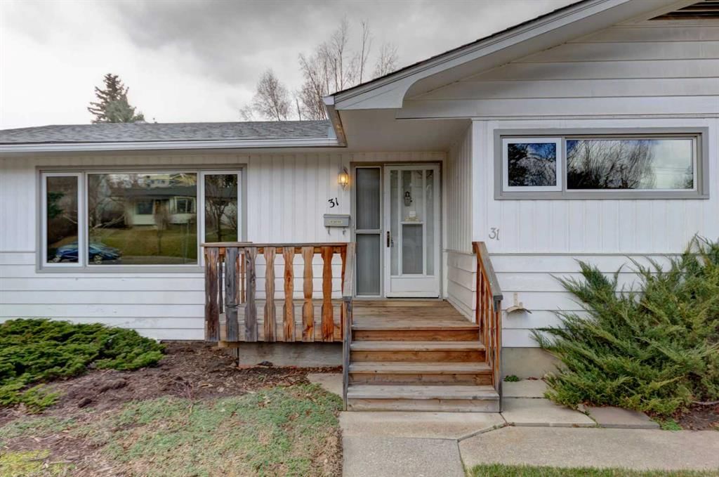 31 Gateway Drive SW, Calgary — photo 3 of 32