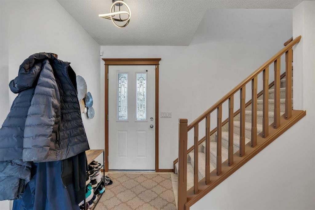265 Bridlemeadows Common SW, Calgary — photo 3 of 47