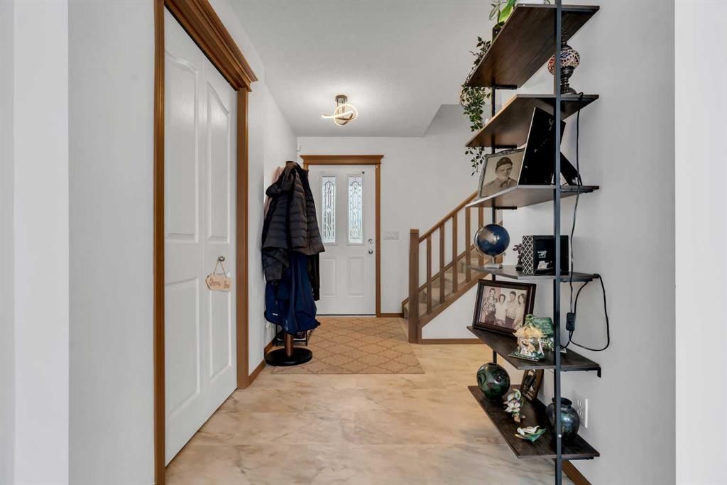 265 Bridlemeadows Common SW, Calgary — photo 4 of 47