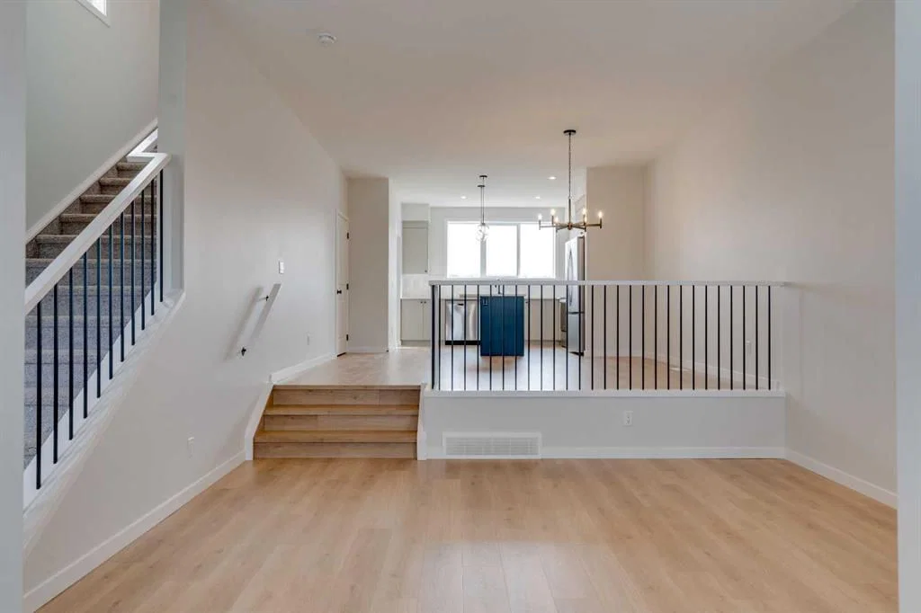 1273 Creekview Drive SW, Calgary — photo 2 of 40