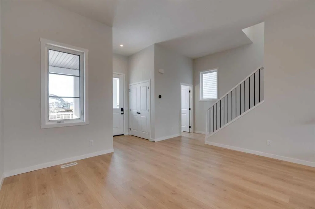 1273 Creekview Drive SW, Calgary — photo 3 of 40