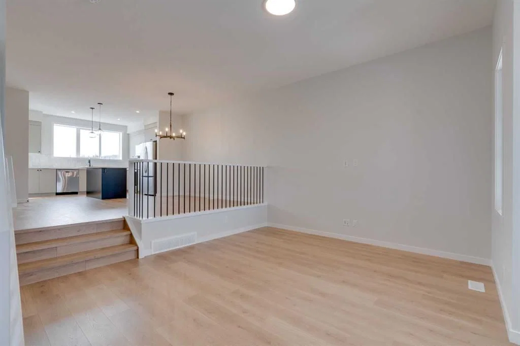 1273 Creekview Drive SW, Calgary — photo 5 of 40