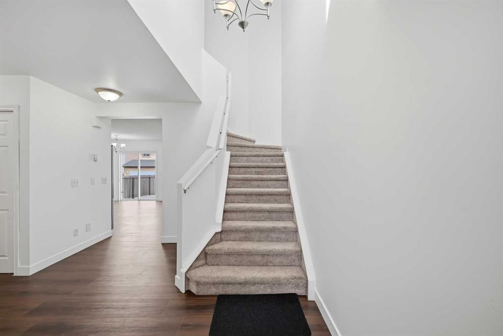 50 Saddleback Road NE, Calgary — photo 4 of 36