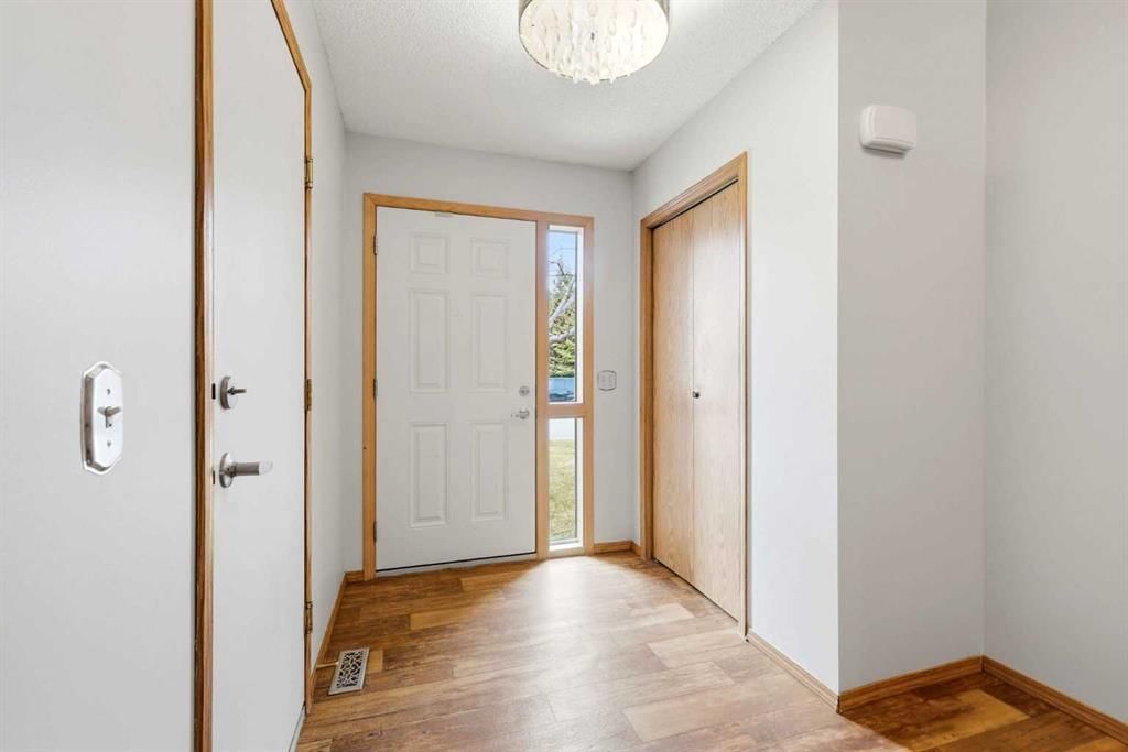 4B Millview Way SW, Calgary — photo 5 of 26