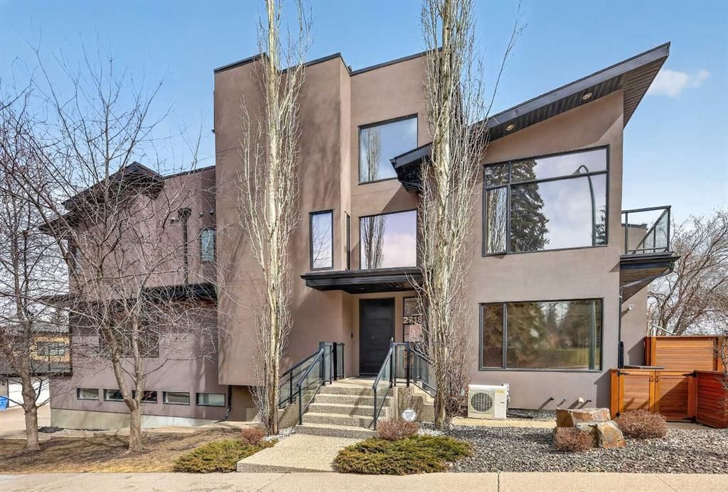 2718 19 Street SW, Calgary — main listing photo