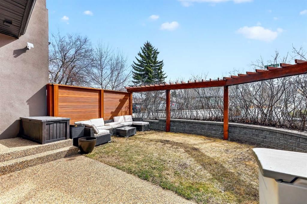 2718 19 Street SW, Calgary — photo 5 of 48