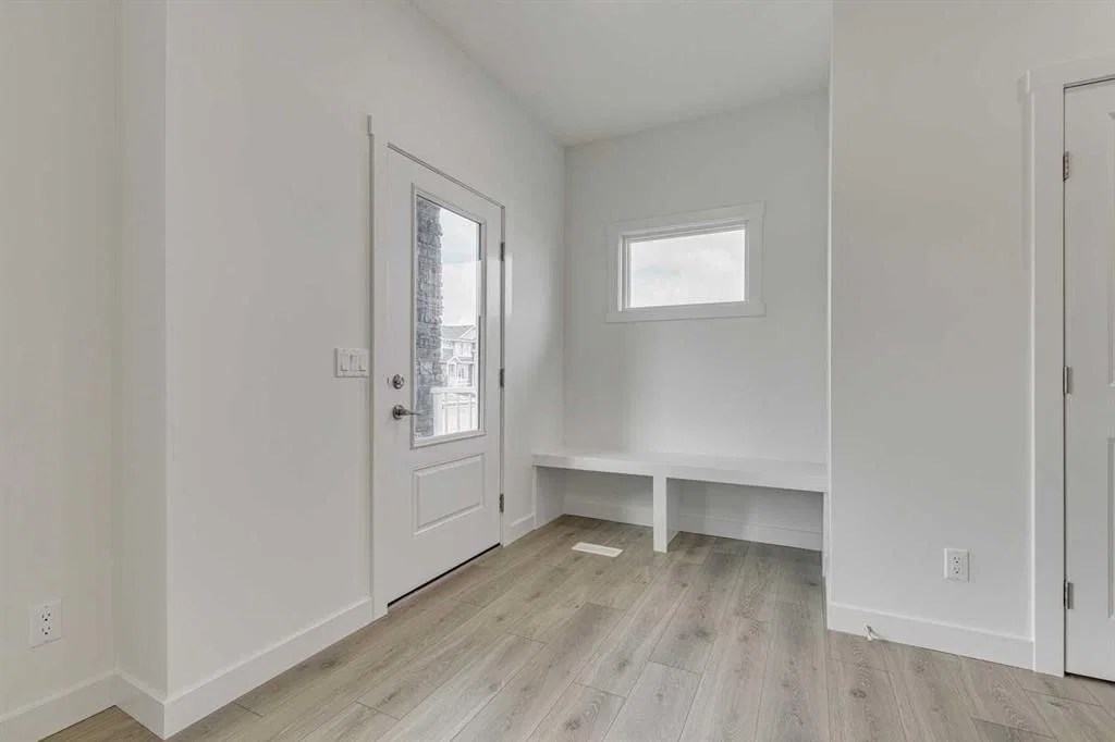 208 Belmont Way SW, Calgary — photo 2 of 13