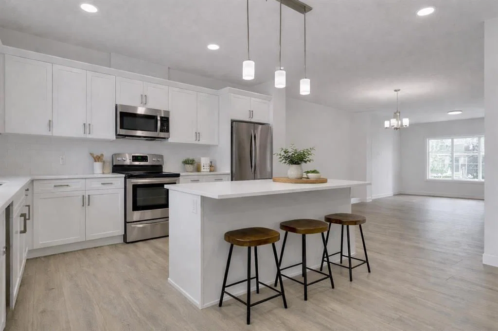 208 Belmont Way SW, Calgary — photo 5 of 13