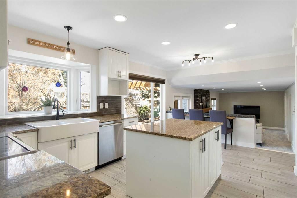 656 Willow Brook Drive SE, Calgary — photo 5 of 45