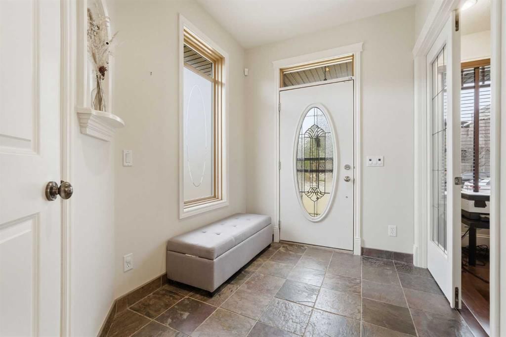 2517 21 Street SW, Calgary — photo 2 of 50