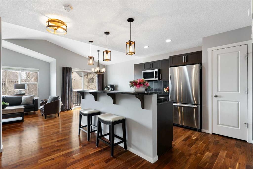 64 Sage Valley Drive NW, Calgary — photo 5 of 35
