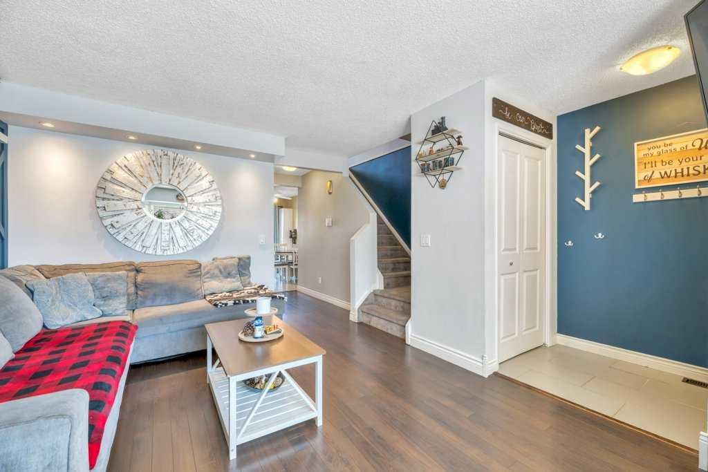 75 Deerfield Drive SE, Calgary — photo 5 of 31