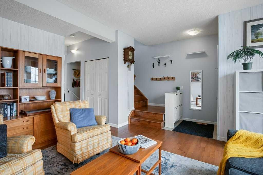 14760 Mt Mckenzie Drive SE, Calgary — photo 5 of 44